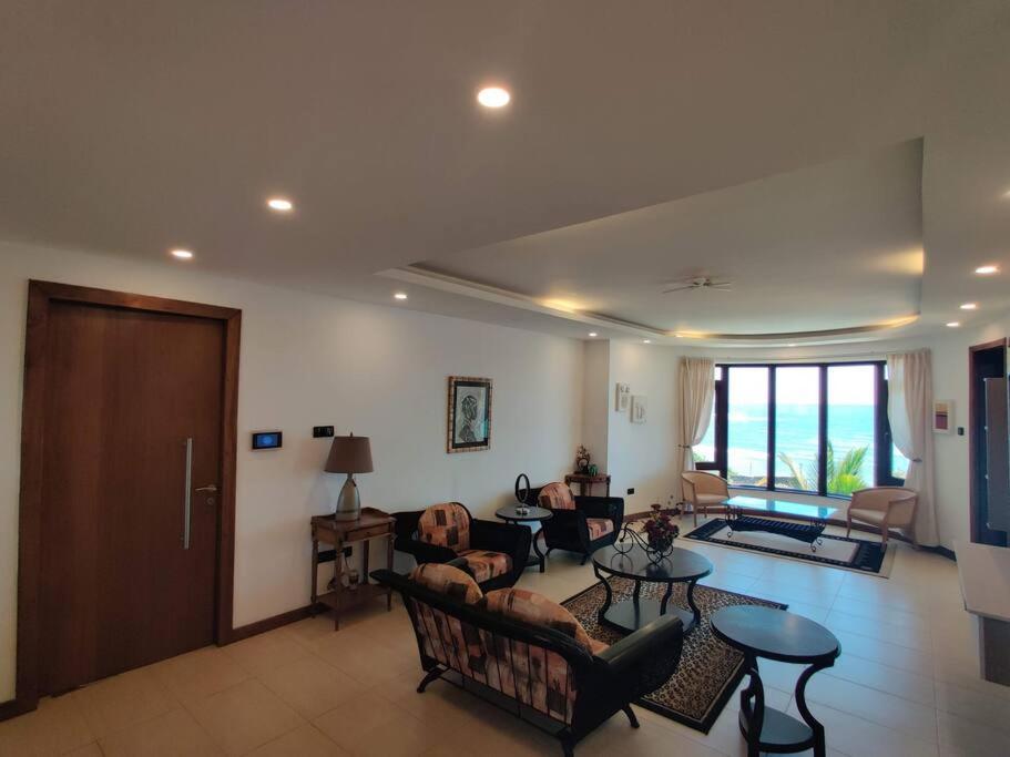Point Apartment