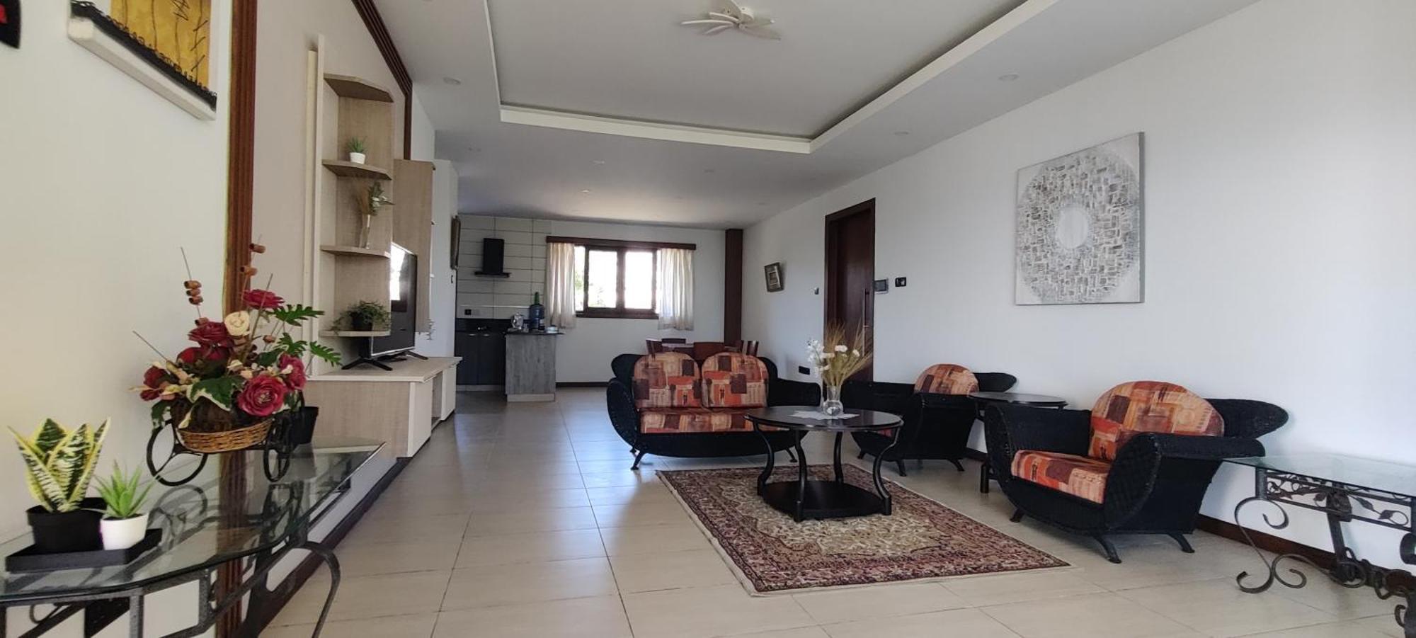 Point Apartment *