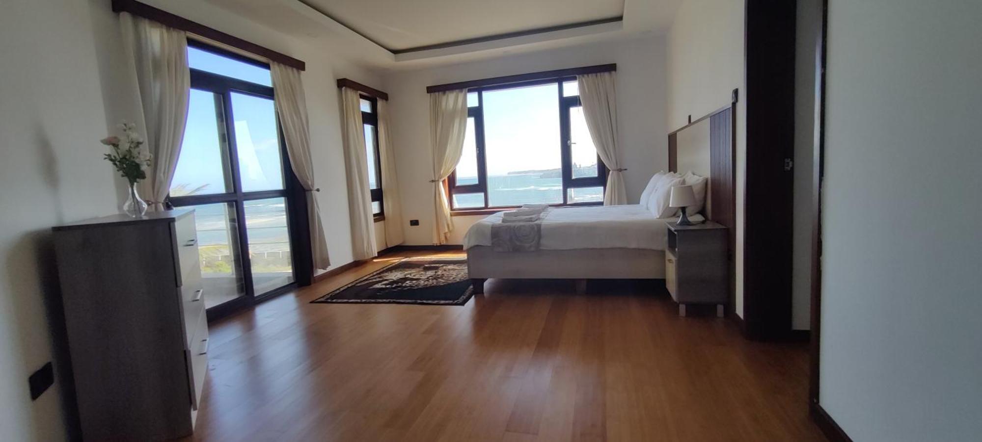 Point Apartment *